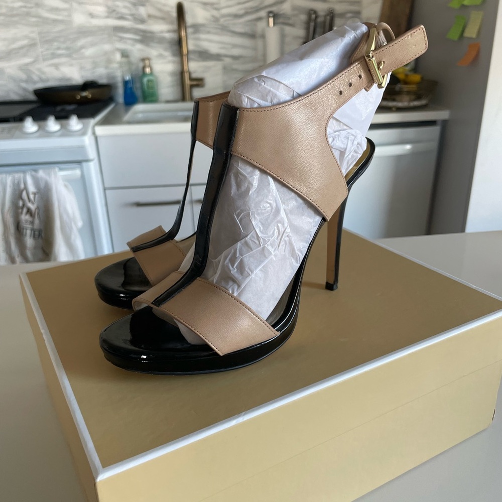 MICHAEL KORS 7.5 Two toned heels